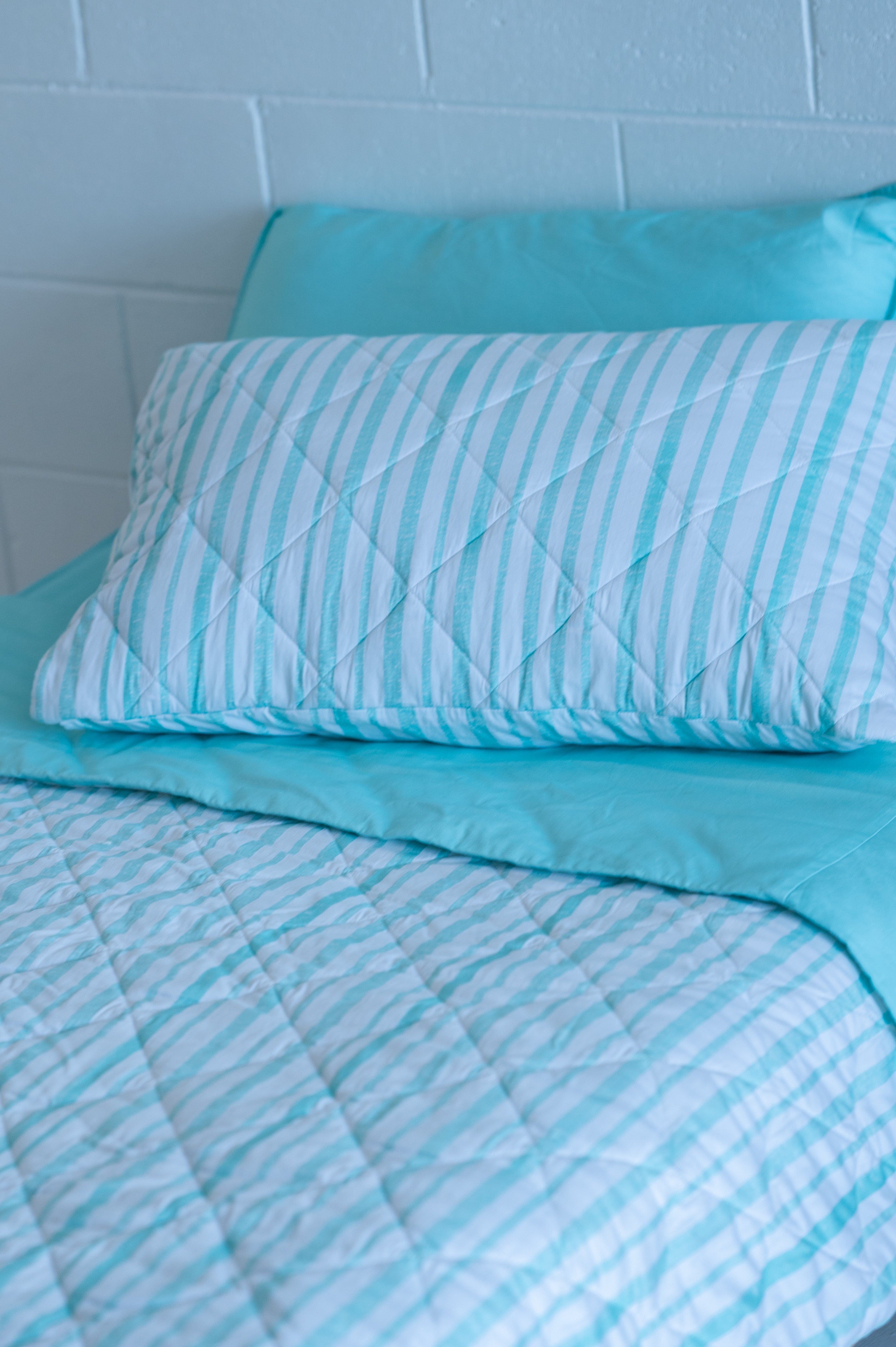 TidyTuck Bedding Set